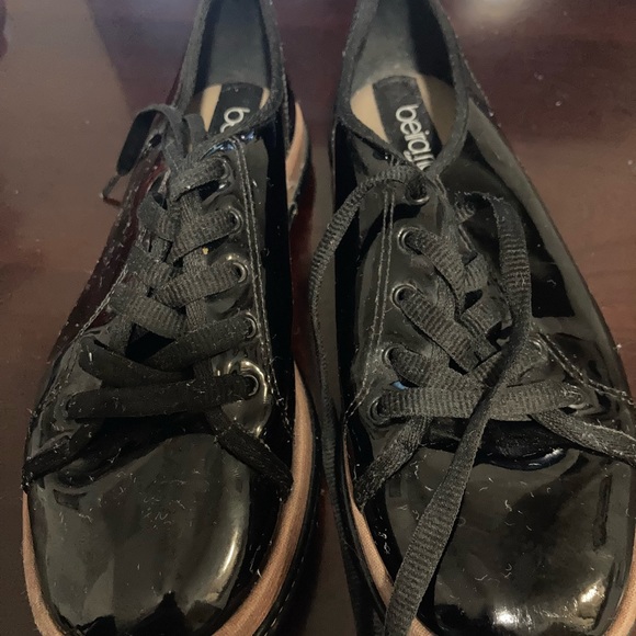 Shoe - Picture 2 of 2